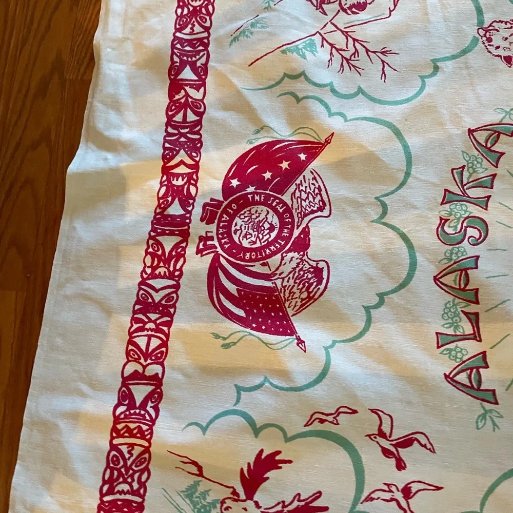 Tablecloth with Alaska storytelling - Picture 2 of 7